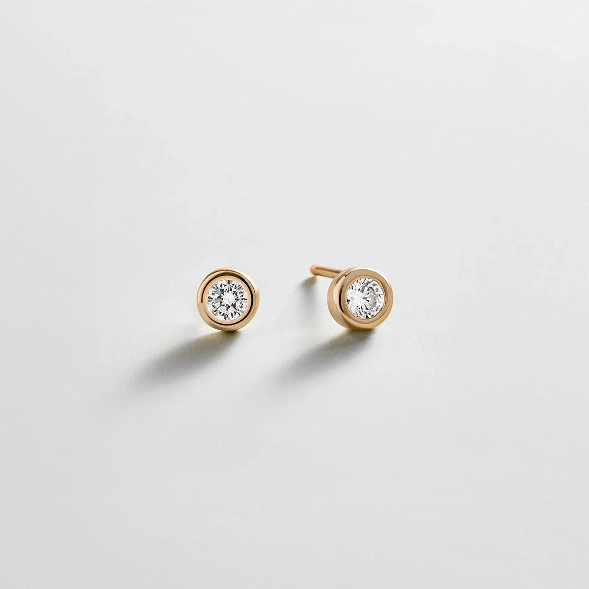 Annabeth 14K Gold Stud Earrings - Round Stone